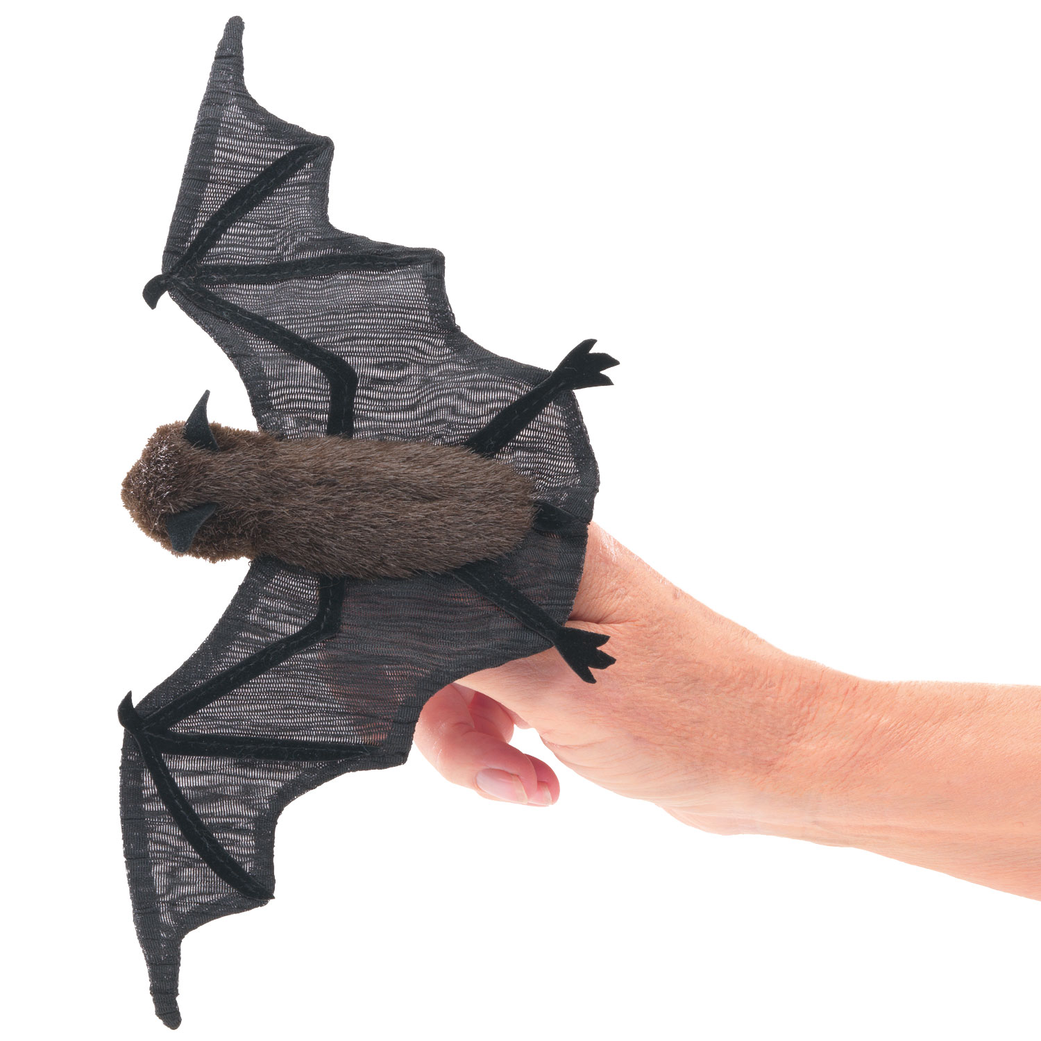 Folkmanis Fingerpuppe mini Fledermaus mit braunem Plüschkörper und schwarzen Netzflügeln, auf einem Finger getragen, Vorderansicht