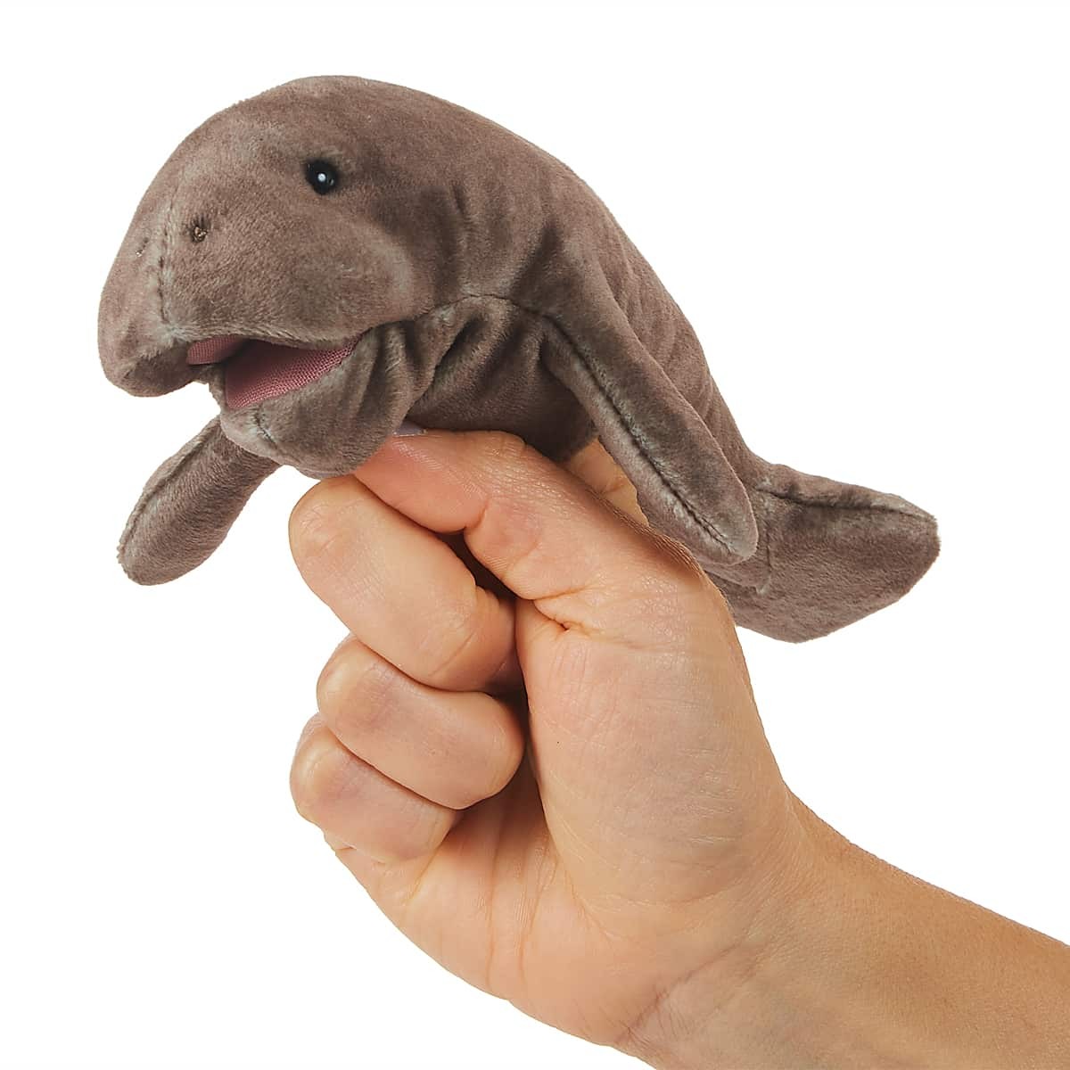 Folkmanis Fingerpuppe mini Seekuh in Graubraun auf Zeigefinger gesteckt, mit geöffnetem rosa Maul, Seitenansicht