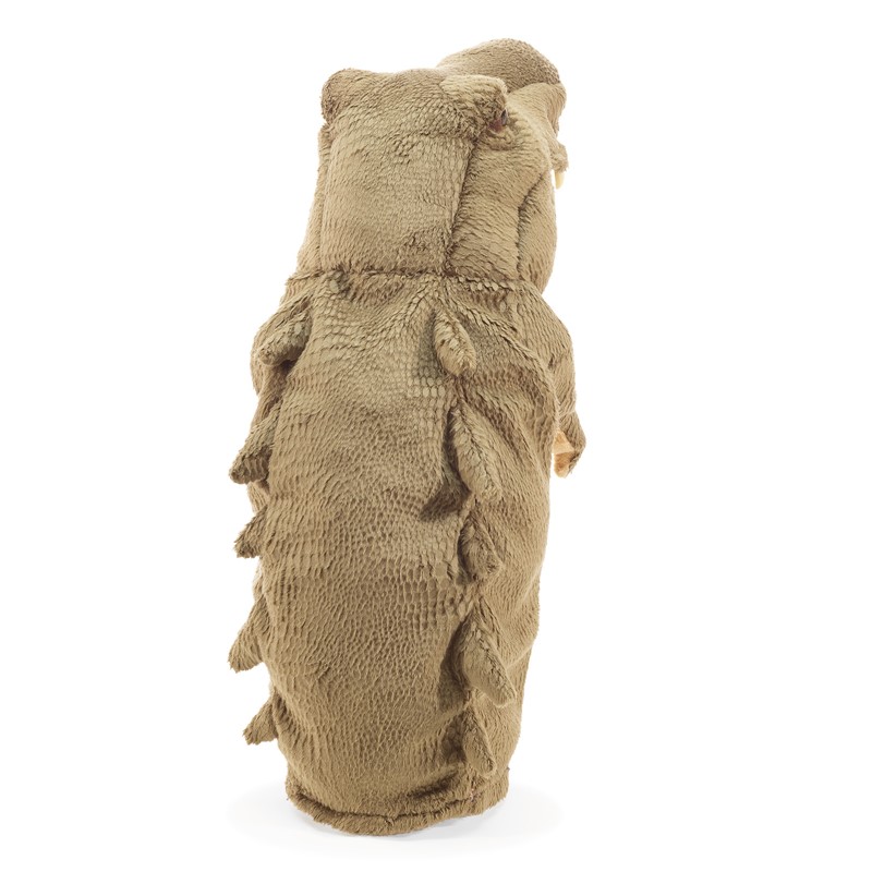 Folkmanis Handpuppe Krokodil von hinten, beige-braunes Schuppenmuster aus strukturiertem Plüsch, stehend