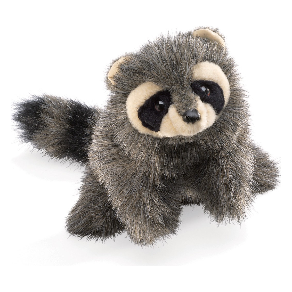 Folkmanis Handpuppe Baby Waschbär mit grau-schwarzem Fell und typischer Gesichtsmaske, Schrägansicht