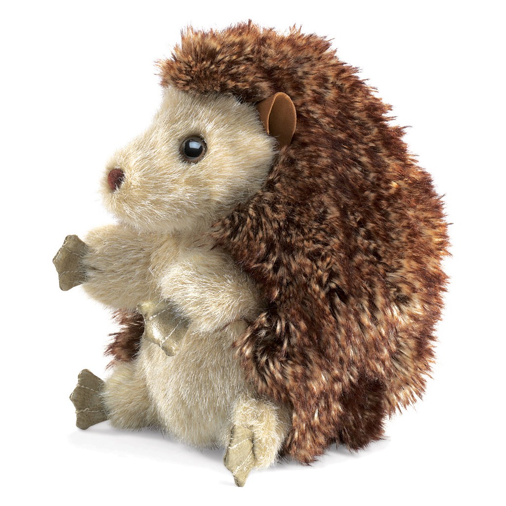 Folkmanis Handpuppe Igel mit braun-meliertem Stachelrücken und cremefarbenem Bauch, sitzend in Schrägansicht