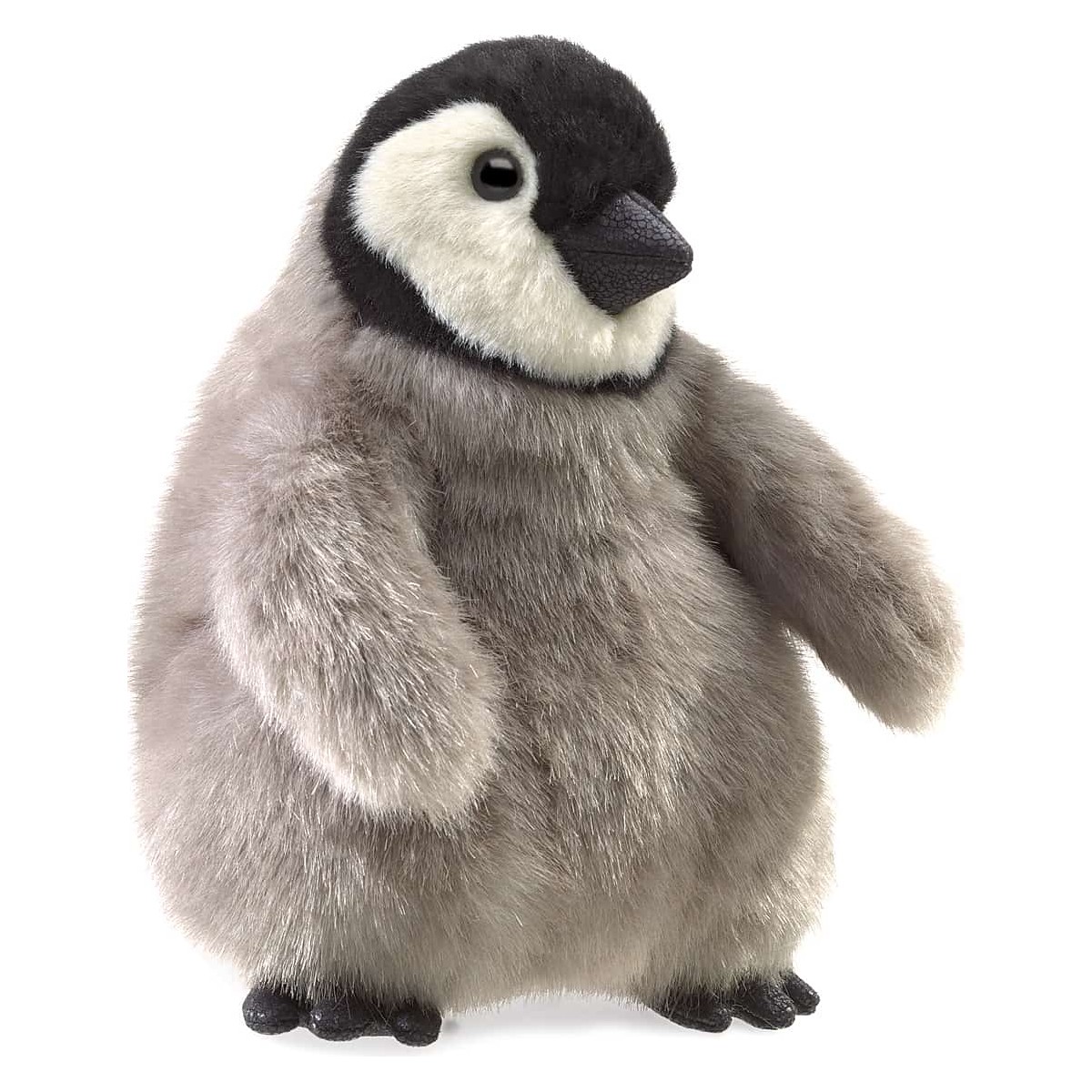 Folkmanis Handpuppe Baby Kaiserpinguin mit grauem Plüschflaum, schwarzer Kopfkappe und cremefarbenem Gesicht, Schrägansicht